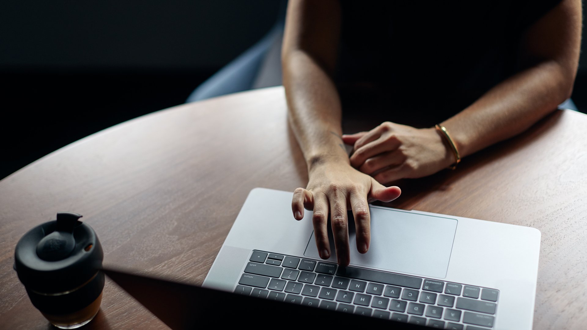 hands with laptop