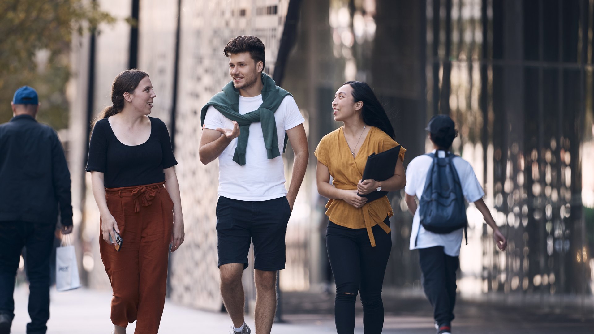 UTS students walking on campus.